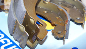 Expanding internal shoe brakes