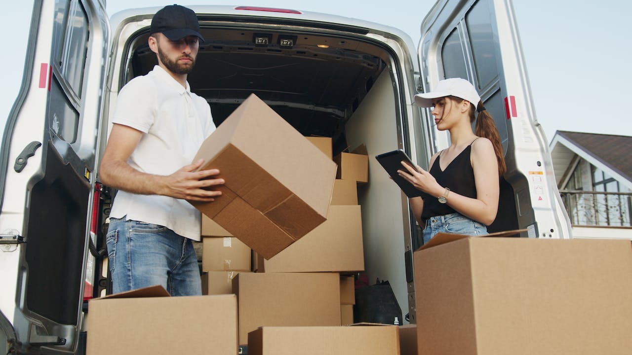Advantages Of Packers and Movers Hiring Services