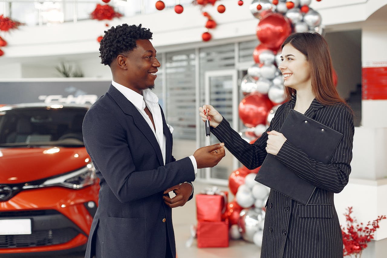 5 Key Tips to Buying Your First Car