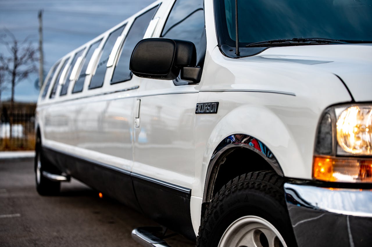 Hiring a Limousine Driver? 5 Limousine Hiring Hacks You Won’t Want to Forget