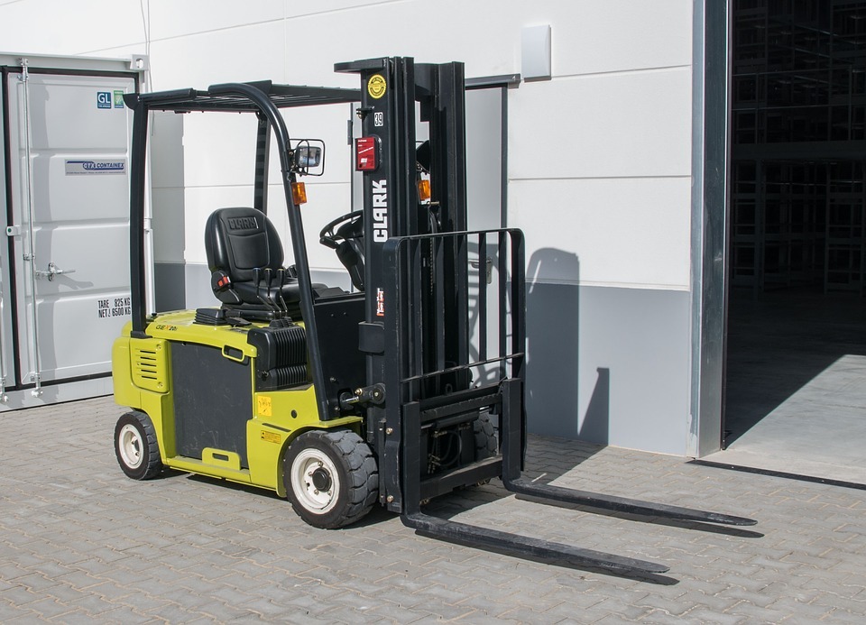 How to avail of forklift training with fee and Free options