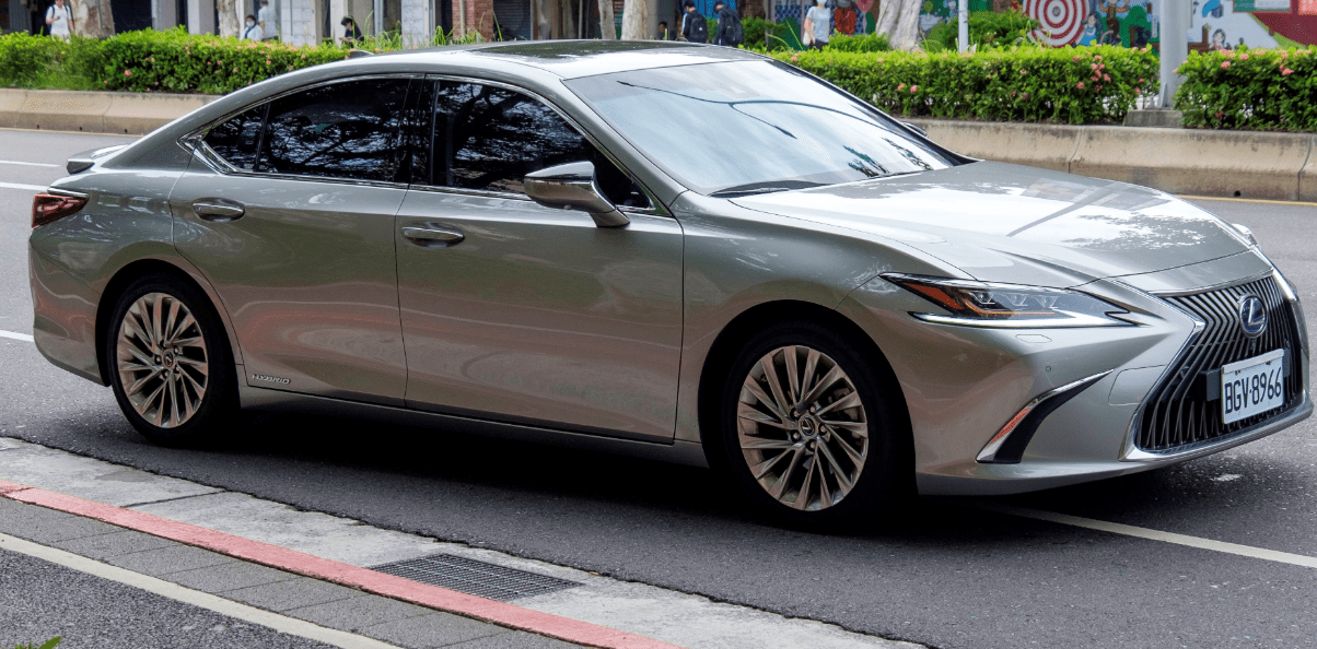 The Lexus ES Hybrid