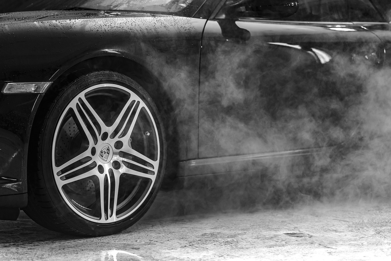 Why Do Auto Detailing With Steam & How To Choose Your Tool