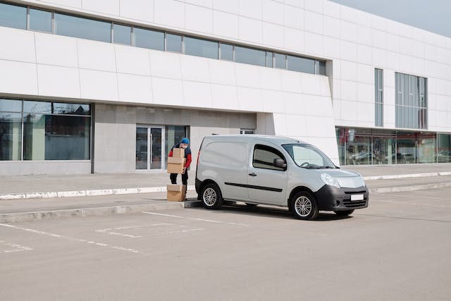 4 Things to Consider While Buying a Refrigerated Van