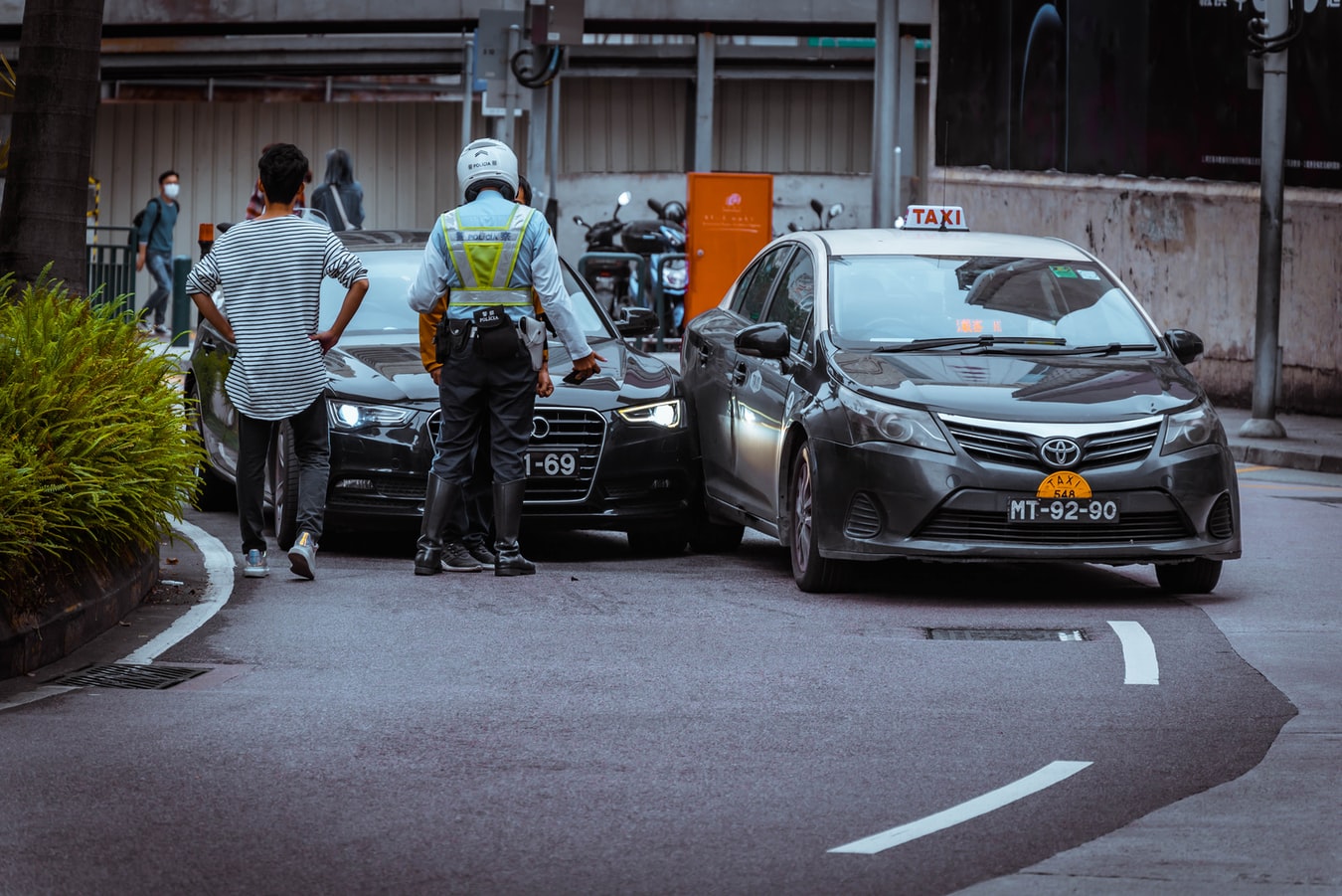 What to Do if you Face a Cab Accident? Learn About your Rightful Laws
