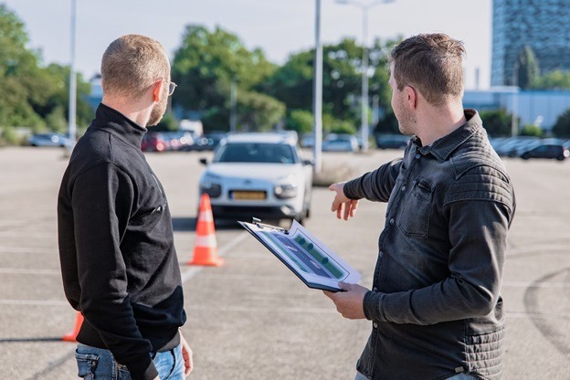 How to Choose the Right Driving Instructor for You
