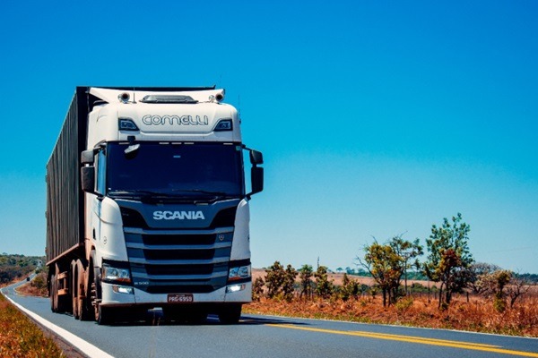 5 Truck Driving Tips to Become a Better Driver