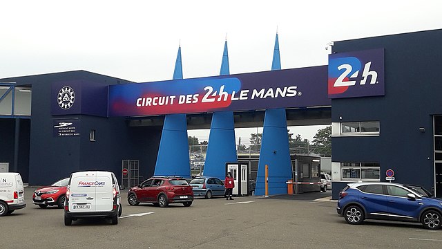 entrance of 24 hours le mans circuit