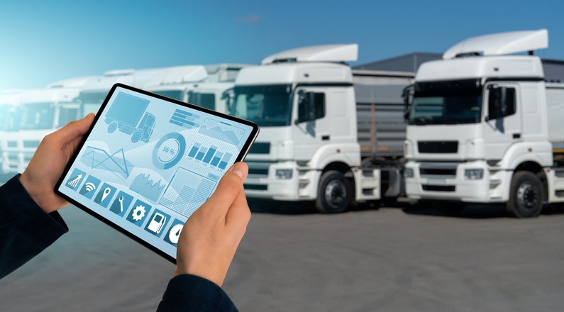 What is the difference between an automated and a conventional fleet management process?