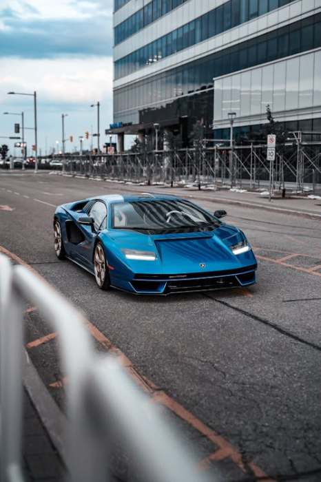 A blue Lamborghini Diablo