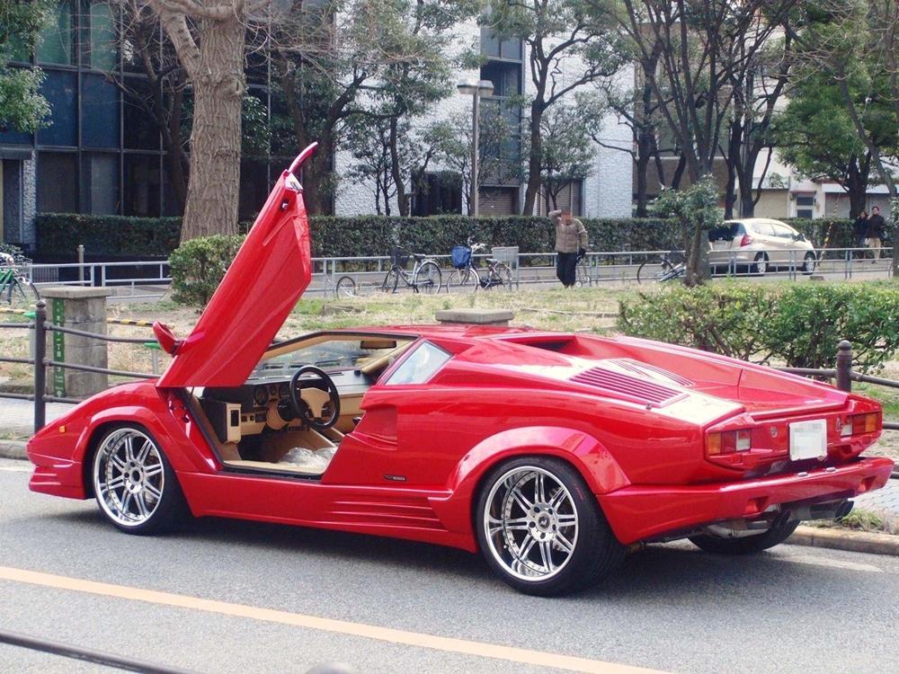A red Lamborghini Countach