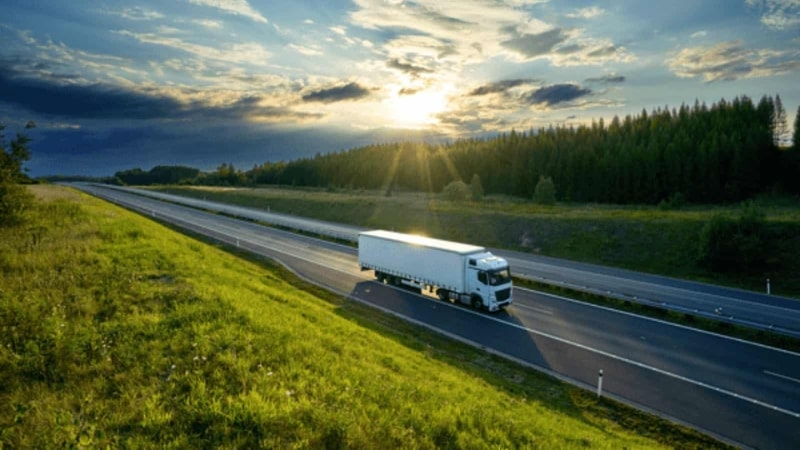 What is commercial truck insurance Why do trucking businesses need this coverage