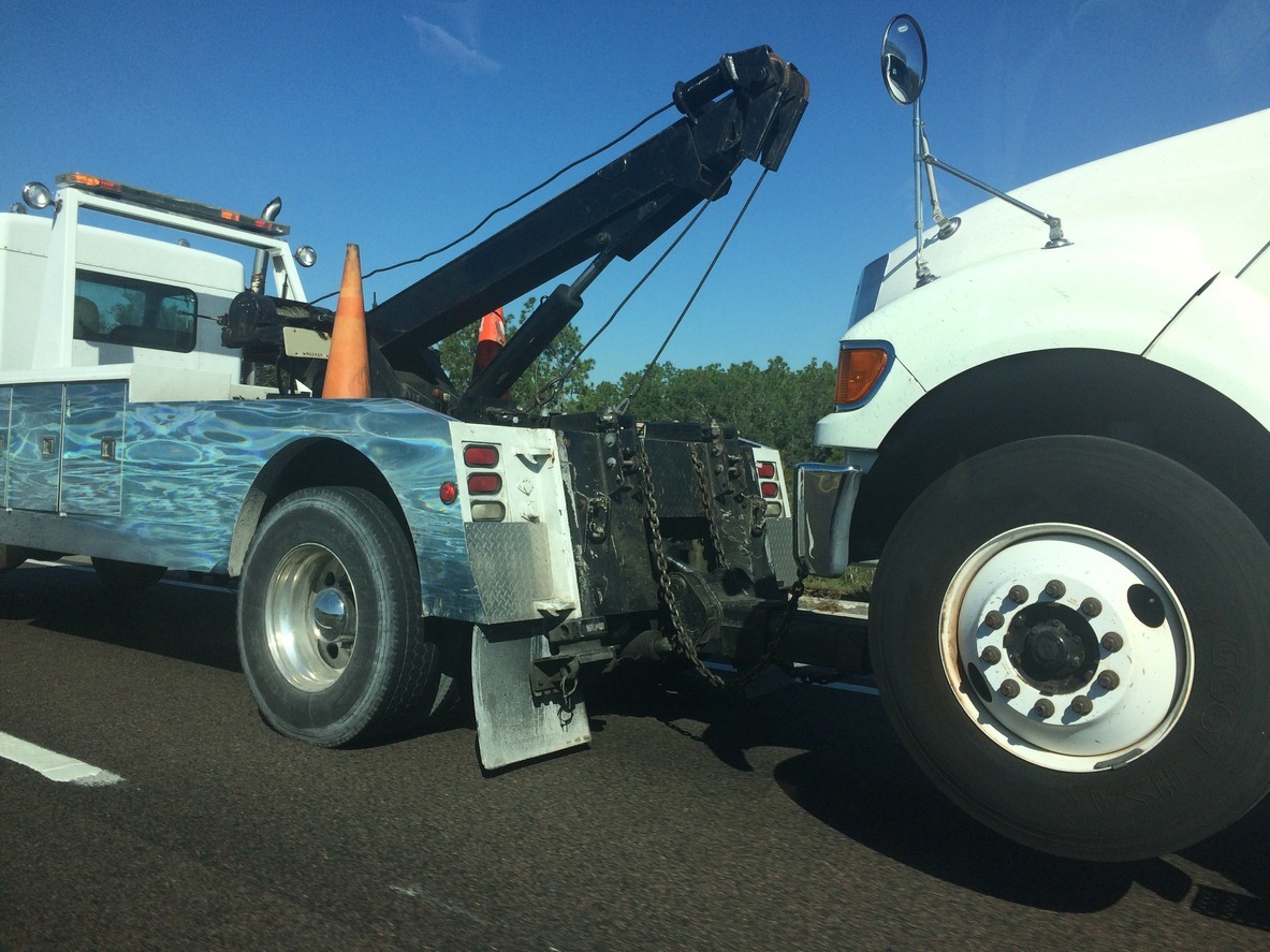 heavy truck towing