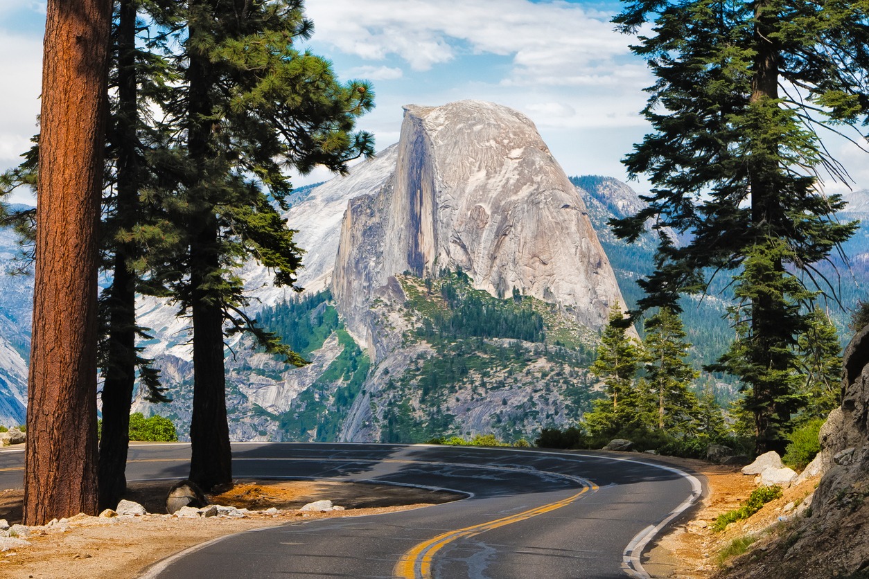 road to Yosemite National Park