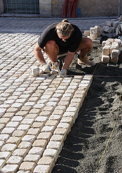 5 Key Factors to Consider When Hiring a Paving Company