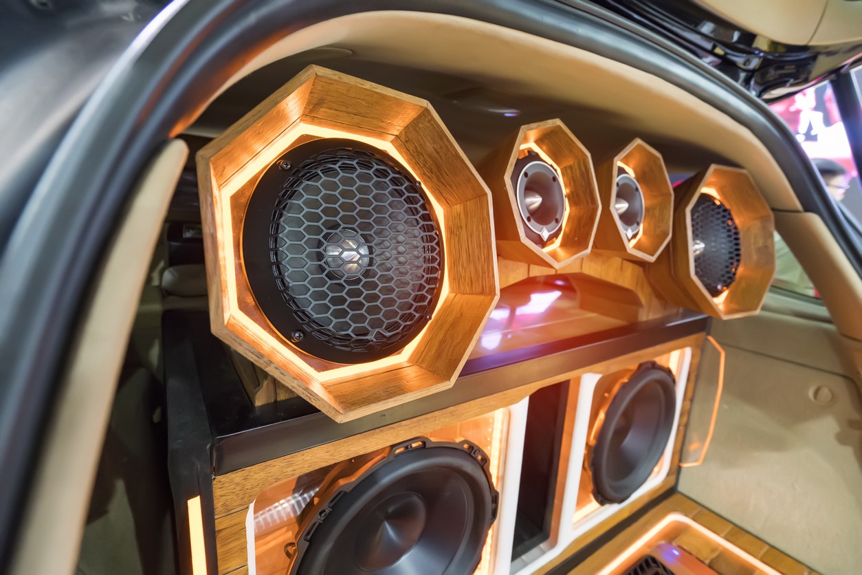 car stereo and speakers with light