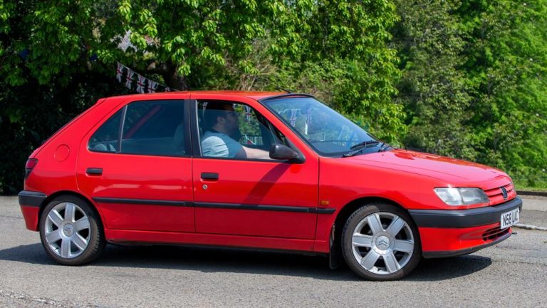 1990s French Hot Hatches & Millennials: Renault Clio & Peugeot 306 Charm a Generation